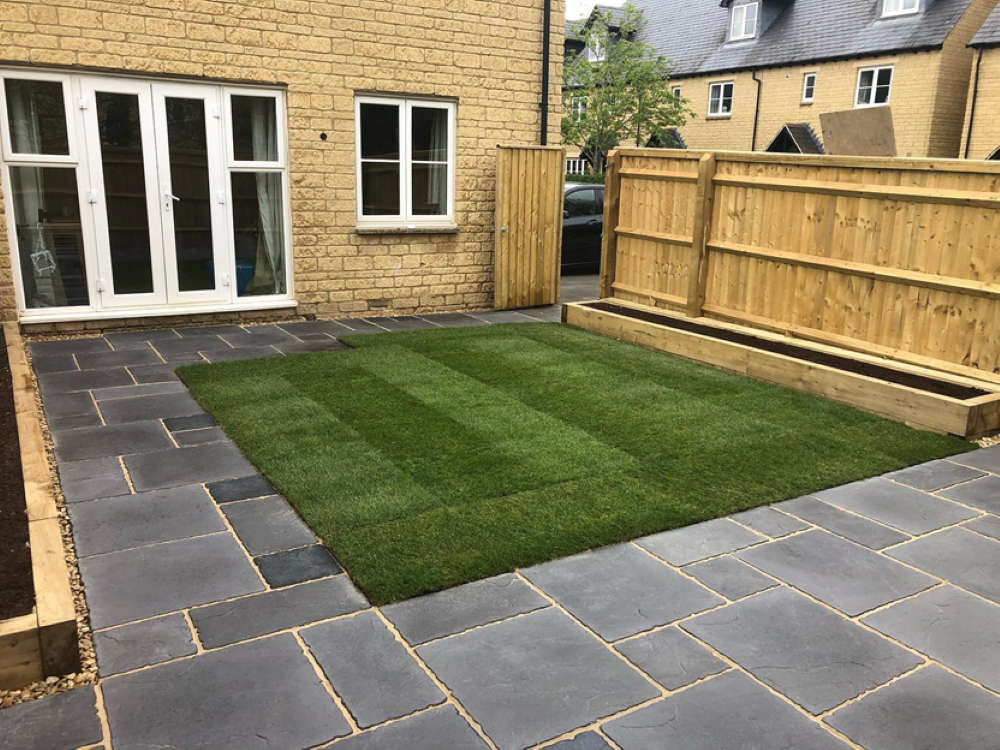 Yorkstone Riven Slate Grey Howlett2 Yorkstone Slate Grey by Howlett and Gardens